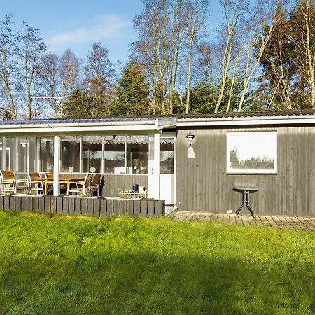 Three-bedroom Holiday In * Hals
